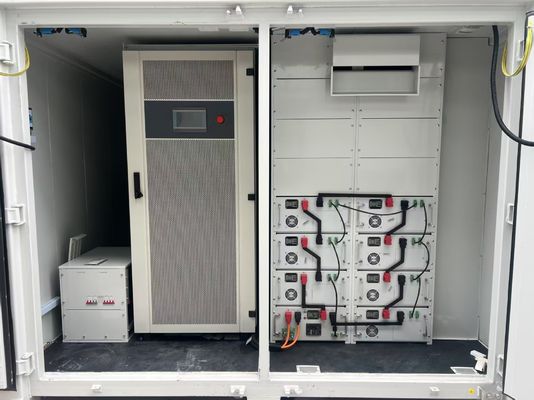 Hệ thống lưu trữ năng lượng pin BESS với dung lượng khác nhau tùy theo mô hình được cung cấp bởi công nghệ pin lithium-ion